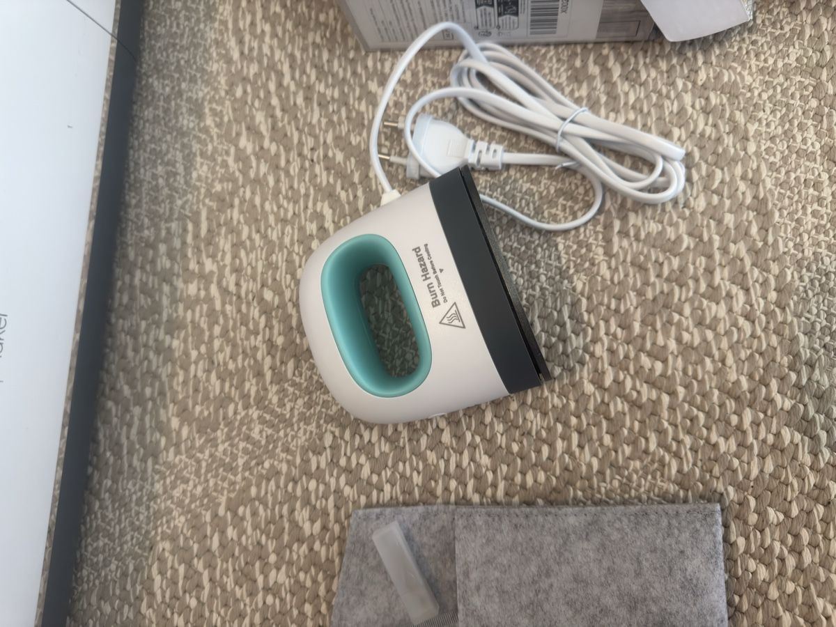 Alle Maschinen: Cricut Maker With Mini Press & Accessories – Gebraucht aus Aarau von Agp_Thrift44 5