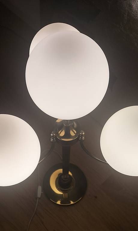 Lampade: Stehlampe mit vier Glaskugeln – Usato da Steinach venduto da Tsgweh 9
