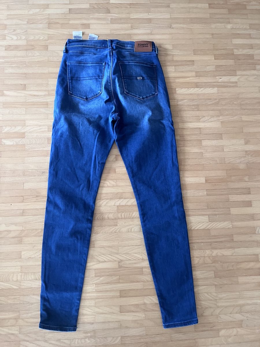 Tommy Hilfiger Jeans: Tommy Hilfiger Jeans  – Usato da St. Gallen venduto da elli18 2