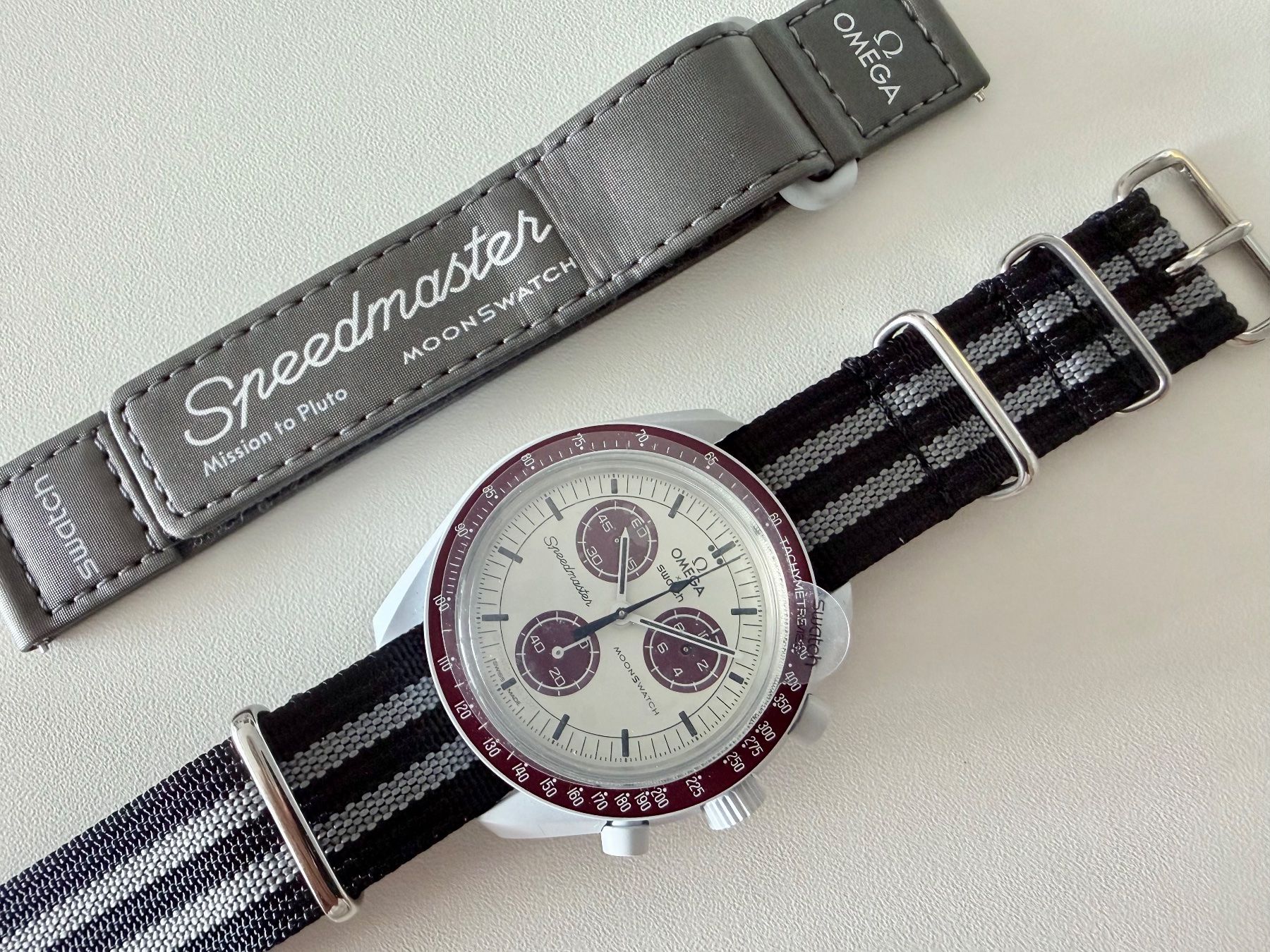 Swatch Orologi: OMEGA x SWATCH Mission to Pluto "Bond", NO box & papers – Nuovo (secondo la descrizione) da Le Mont-sur-Lausanne venduto da LycaGallery