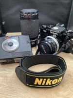 Appareil photo Nikon FE2 avec objectif et flash SB-15