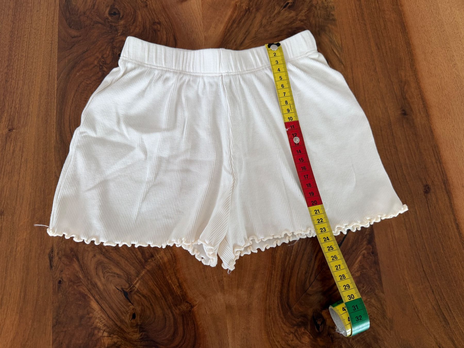 Next Pantaloni: Shorts, Next, Grösse 104 – Usato da Haslen AI venduto da s176 2