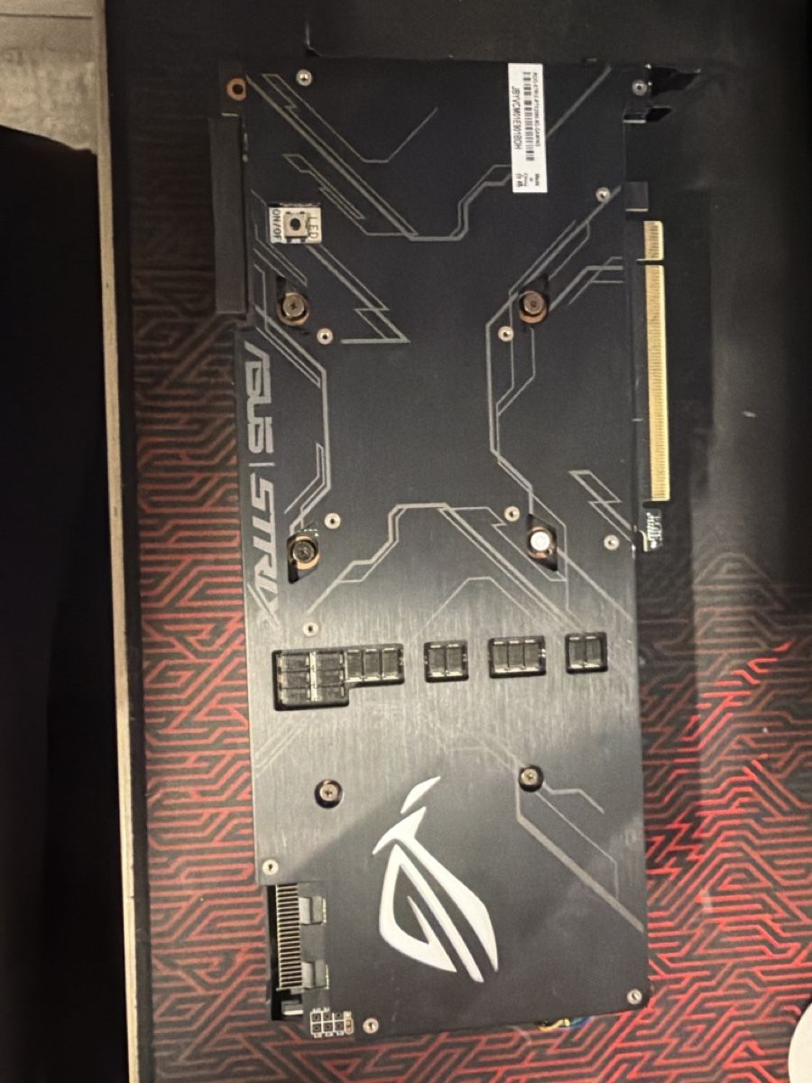 Asus Schede grafiche: Asus RTX 2080 8GB – Usato da Unterengstringen venduto da Pointer001