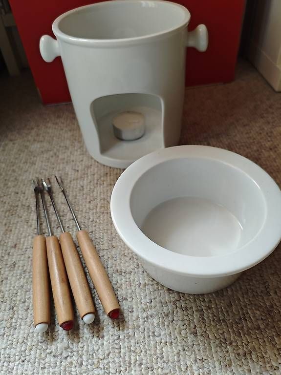 Geschirrsets: Schokoladenfondue Set mit 4 Gabeln NEU – Neu (gemäss Beschreibung) aus Illnau von Buechermaus 1