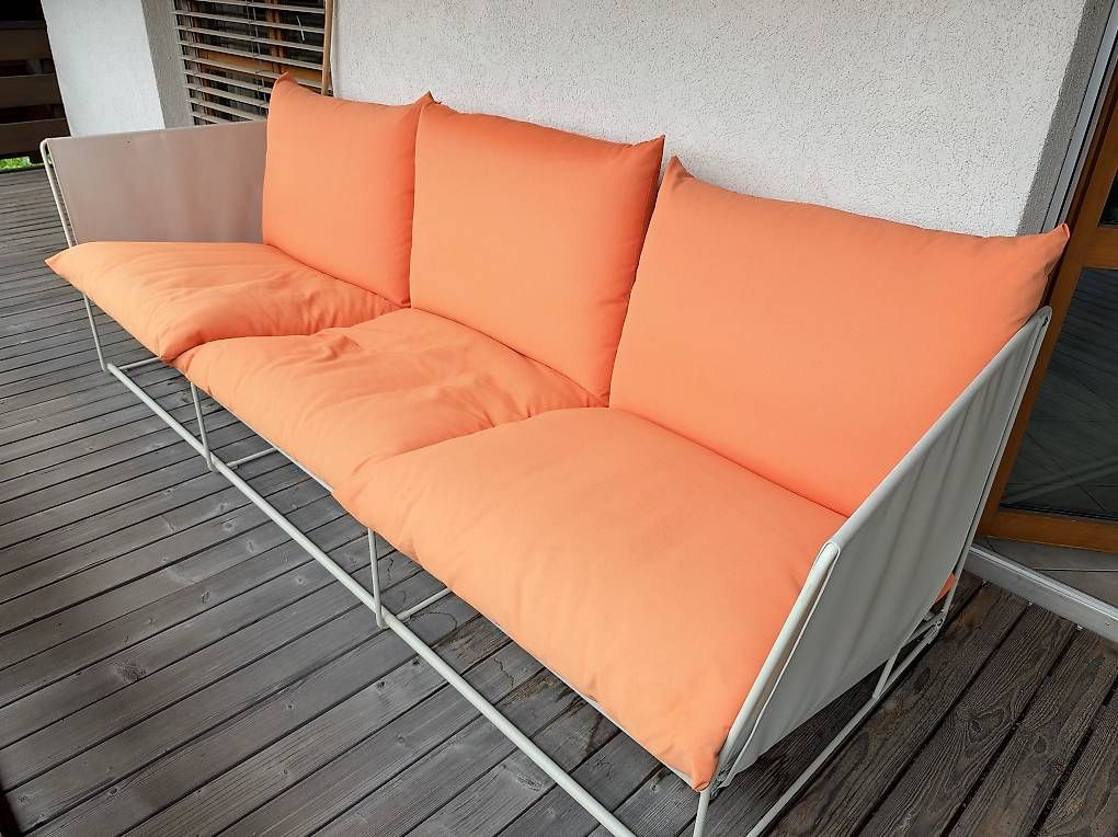 Sofas: Grosse Outdoor-Couch  – D'occasion à Hedingen par khe_zmb7