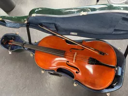 spannendes 4/4 Cello, ca. 30-40 Jahre, mit Koffer und Bogen