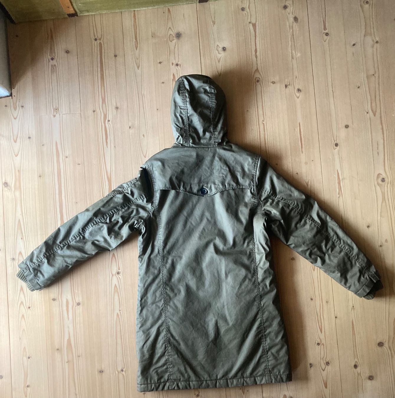 Mäntel: Parka oliv Marke Rag Recycle – Gebraucht aus Sursee von Auktion29 1
