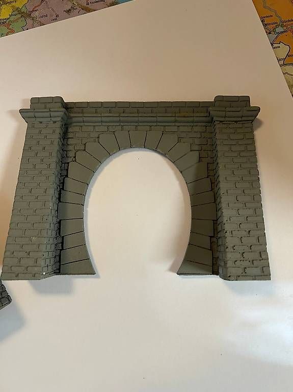 Modellini di ferrovie: Tunnelportal H0 – Usato da Brugg AG venduto da FlowerStreet 1