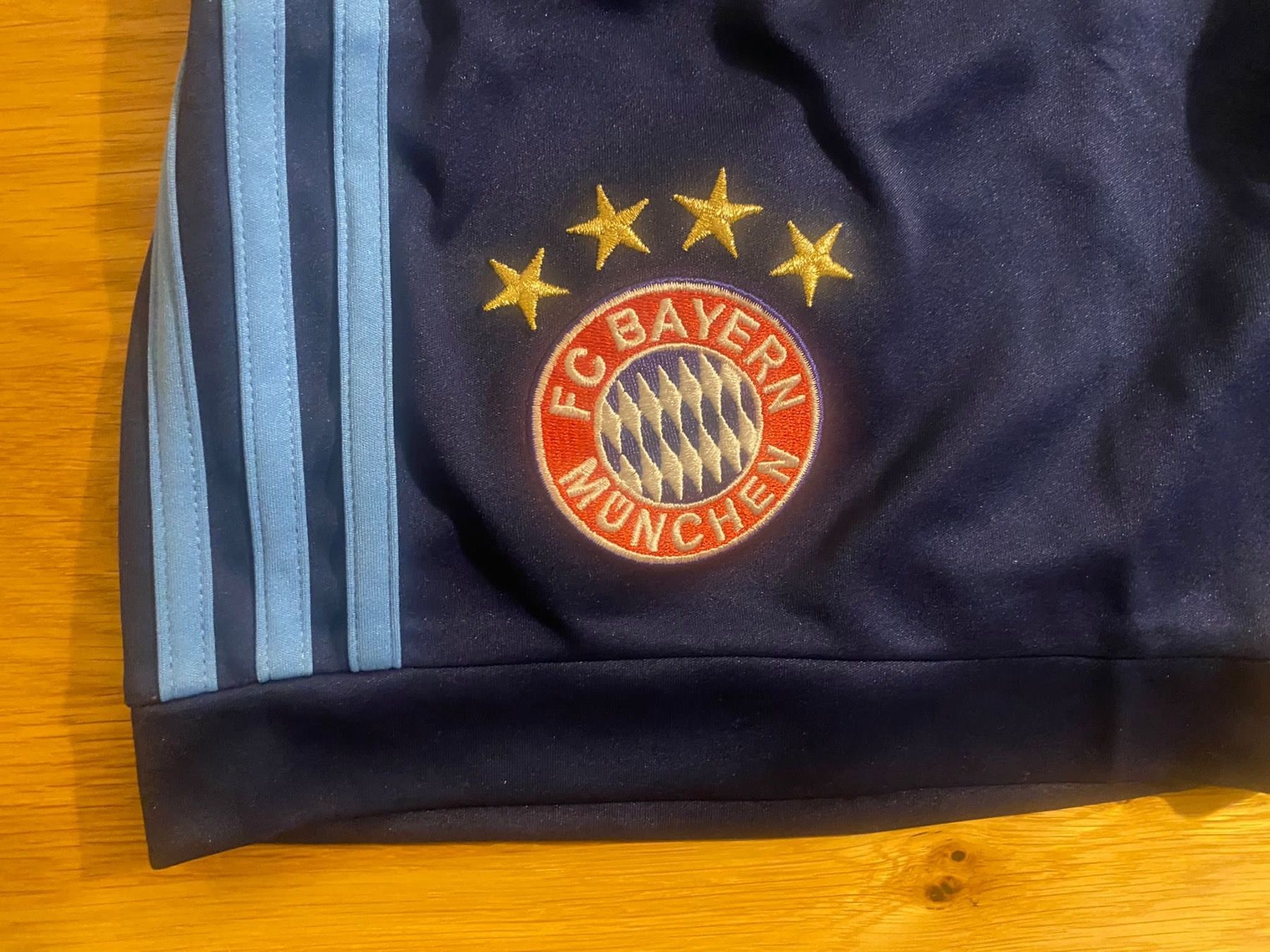 Adidas Pantaloni: FC BAYERN MÜNCHEN HOSE – Usato da Weisslingen venduto da Espenmoos79 2