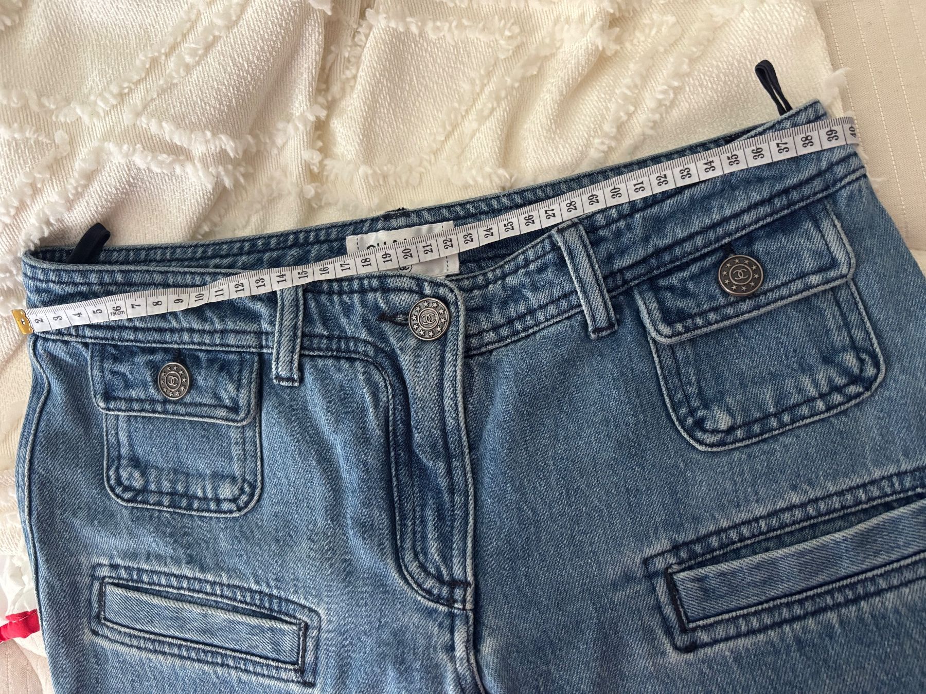 Chanel Jeans: Jeans Chanel Hose – Usato da Zell LU venduto da AliAli24 9