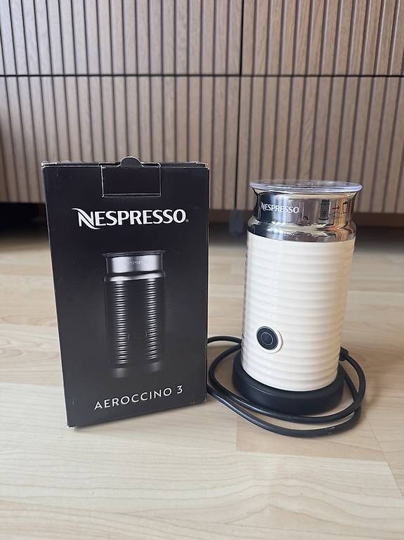 Elettrodomestici da cucina: Neuer Milchschäumer Nespresso Schwarz – Nuovo (secondo la descrizione) da Küssnacht am Rigi venduto da rob_y5sl 1