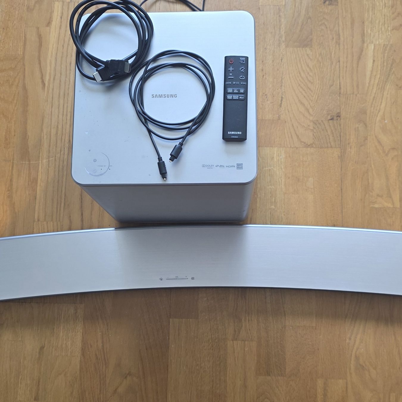 Samsung Casse acustiche: Barre de son Samsung avec caisson de basses – Usato da Etoy venduto da sjo_dv92 2