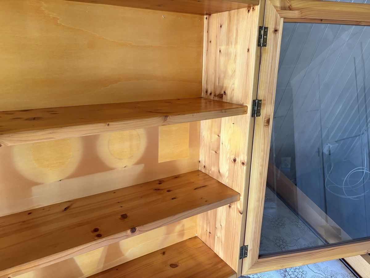Vitrinen: Holzvitrine ab 1.- – Gebraucht aus Embrach von mays 1