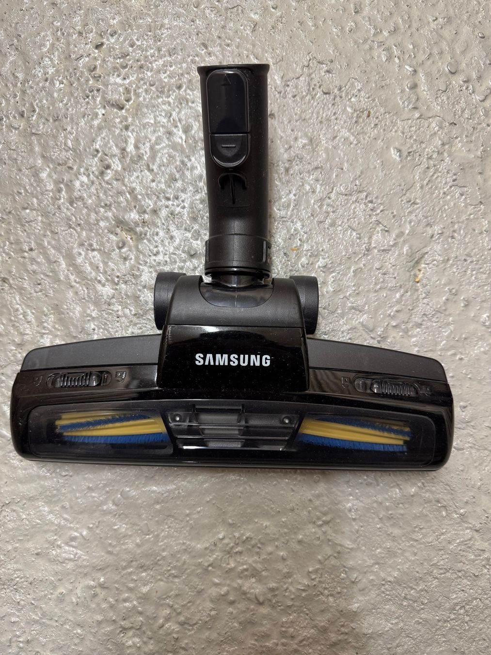 Samsung Staubsauger & Zubehör: Samsung - Cyclone Force - Beutelloser Staubsauger – Gebraucht aus Bern von Neon12k 4