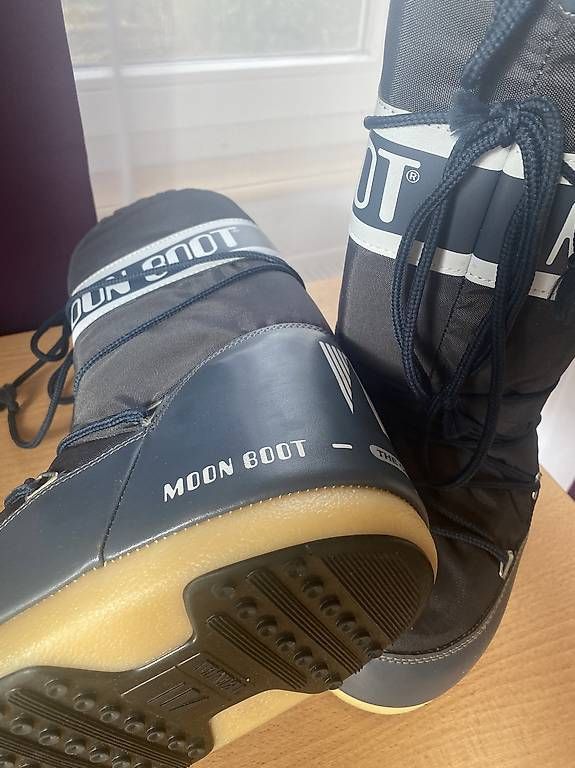 Scarpe da uomo: Moon Boot fast wie neu  – Usato da Solothurn venduto da nev_7qmh