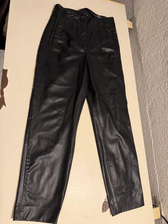 Damen Hose Kunstleder schwarz hoher Bund guter Zustand