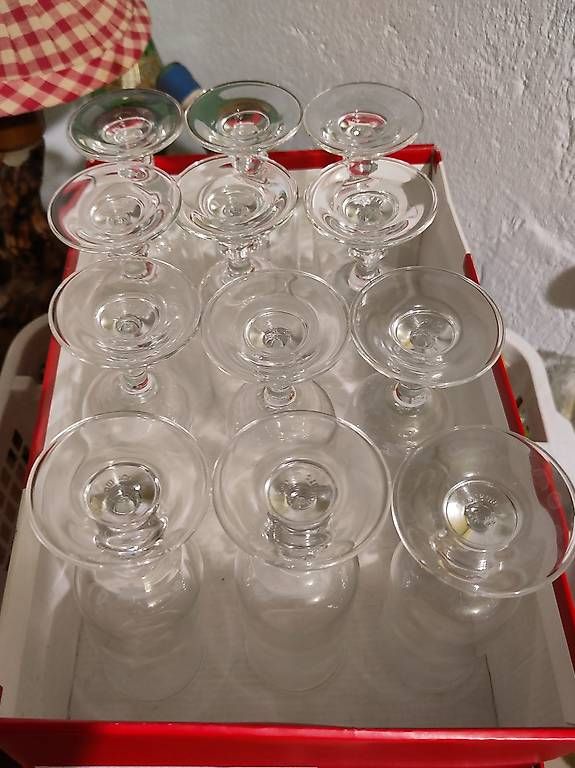 Gläser: Set de verre à vin – Gebraucht aus Yverdon-les-Bains von stephanie.kaelin