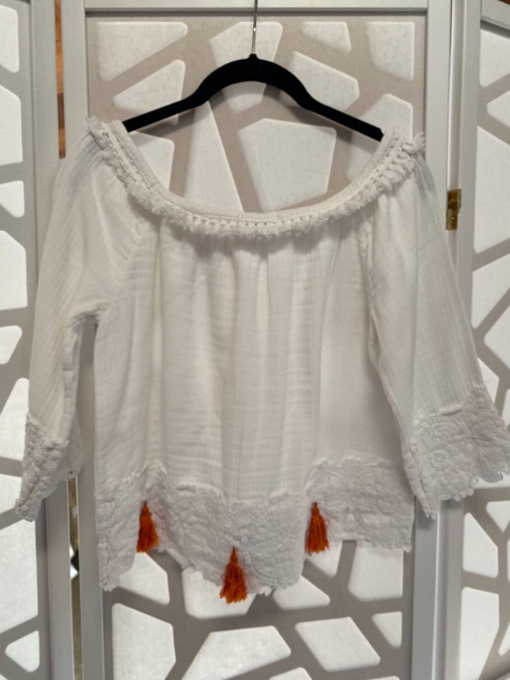 Top: Joli top blanc. S – Nuovo (secondo la descrizione) da Grund b. Gstaad venduto da PlageNeige