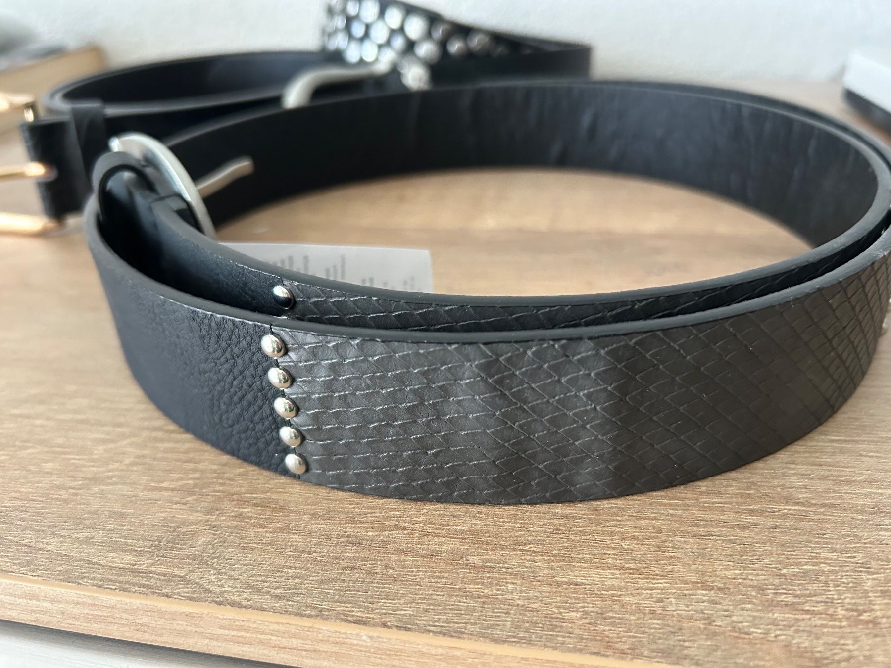 Cinture: 3er Set Gürtel, schwarz, verschiedene Designs – Usato da Bassersdorf venduto da Shelby70 1