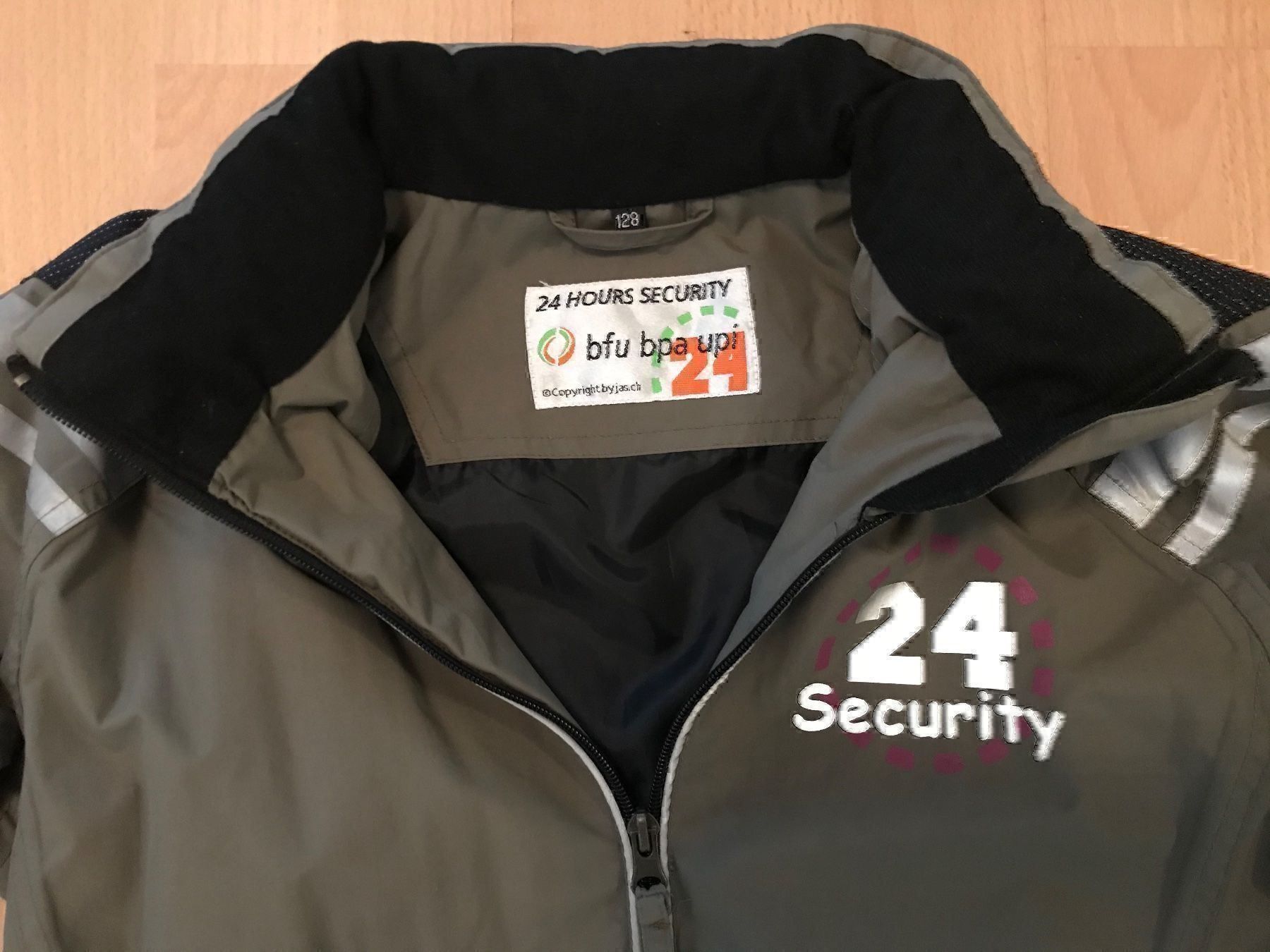 Giacche & Cappotti: Schöne Jacke, Gr. 128, nagelneu – Nuovo e nell'imballaggio originale da Hünenberg See venduto da spartakus02 3