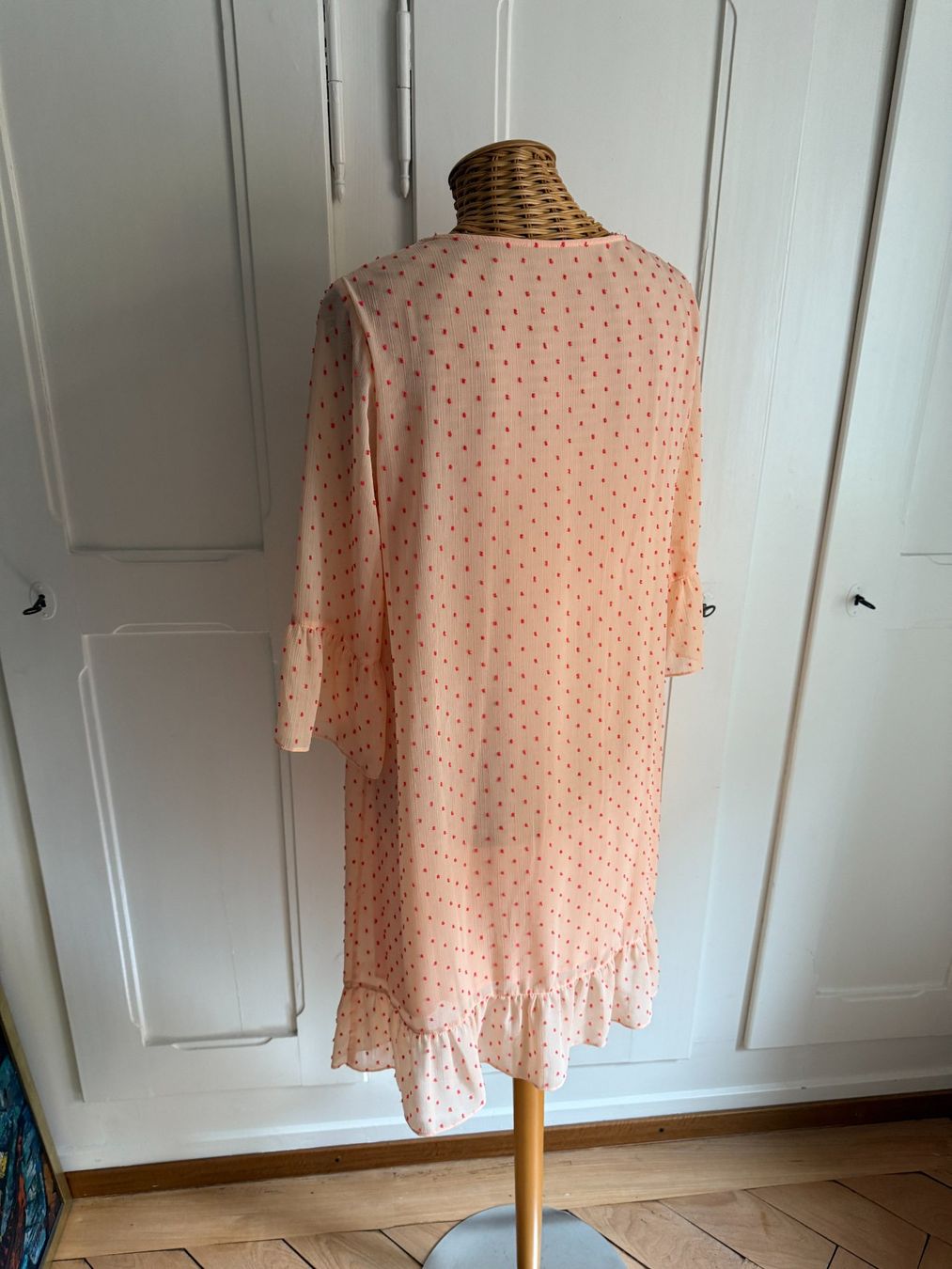 Kleider: Chiffon Kleid lachsfarben gepunktet S – Gebraucht aus Zürich von Diazaio 2