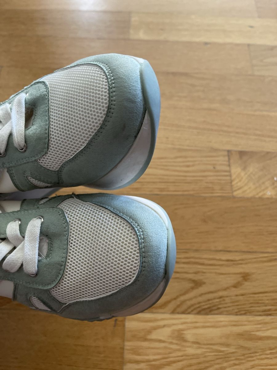 Damenschuhe: Schuhe Trendige Lora Ferres Sneaker Gr. 37 – Gebraucht aus Rüschlikon von Lajniii 3