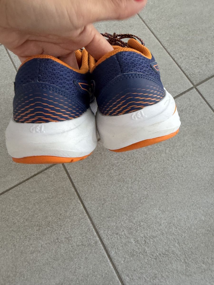 Asics Chaussures hommes: Asics sneakers size 38 – D'occasion à Herrliberg par Tubalp 2