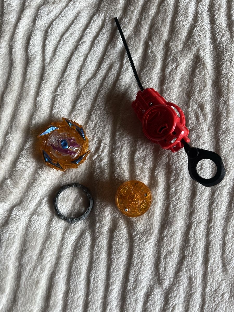 Hasbro Jouets: Beyblade Burst mit Starter – D'occasion à Hemmental par dwa_5ghn 1
