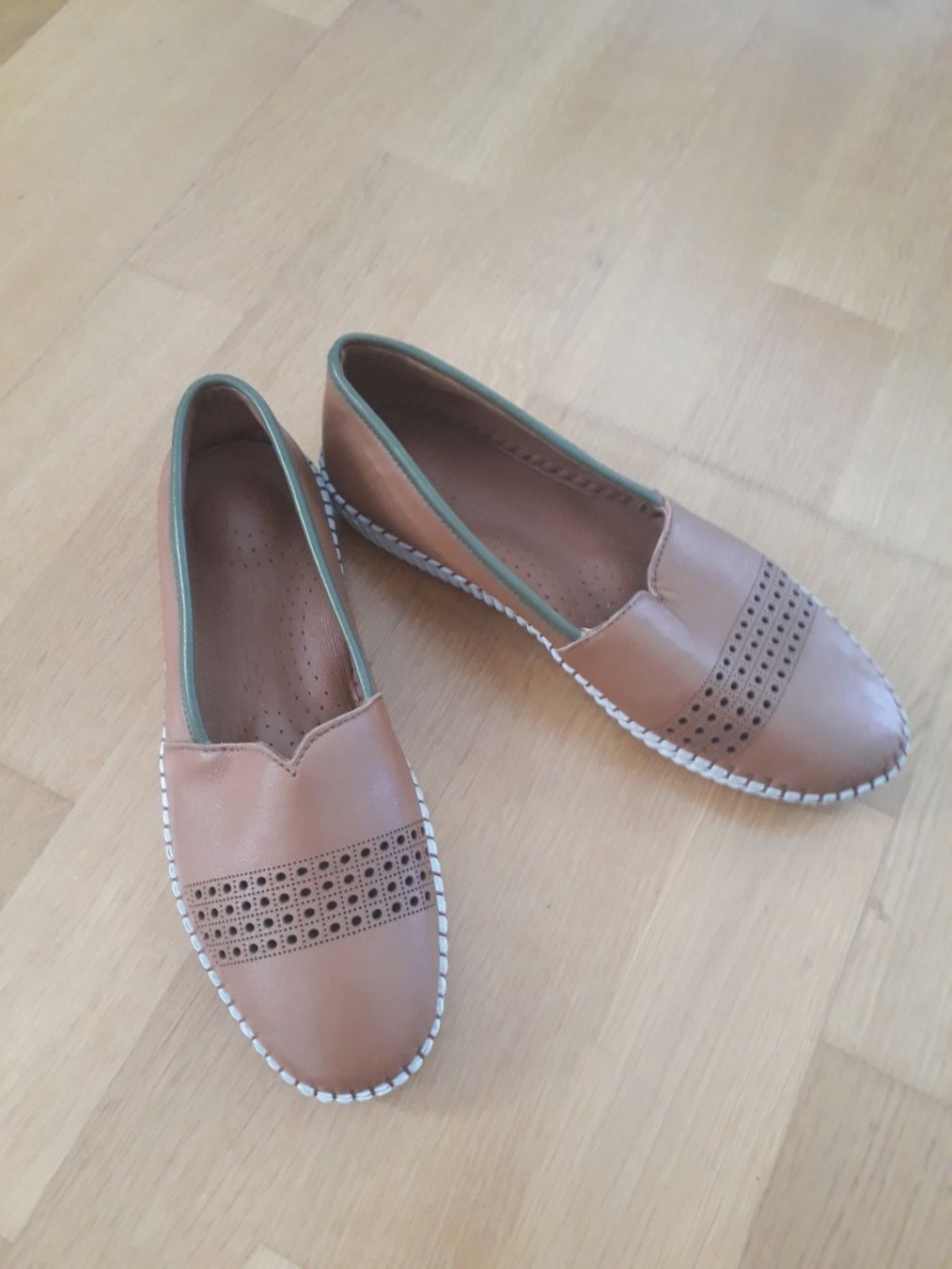 Damenschuhe: NEU DAMENSLIPPER GR. 37 AUS LEDER – Neu und originalverpackt aus Zürich von zhch15