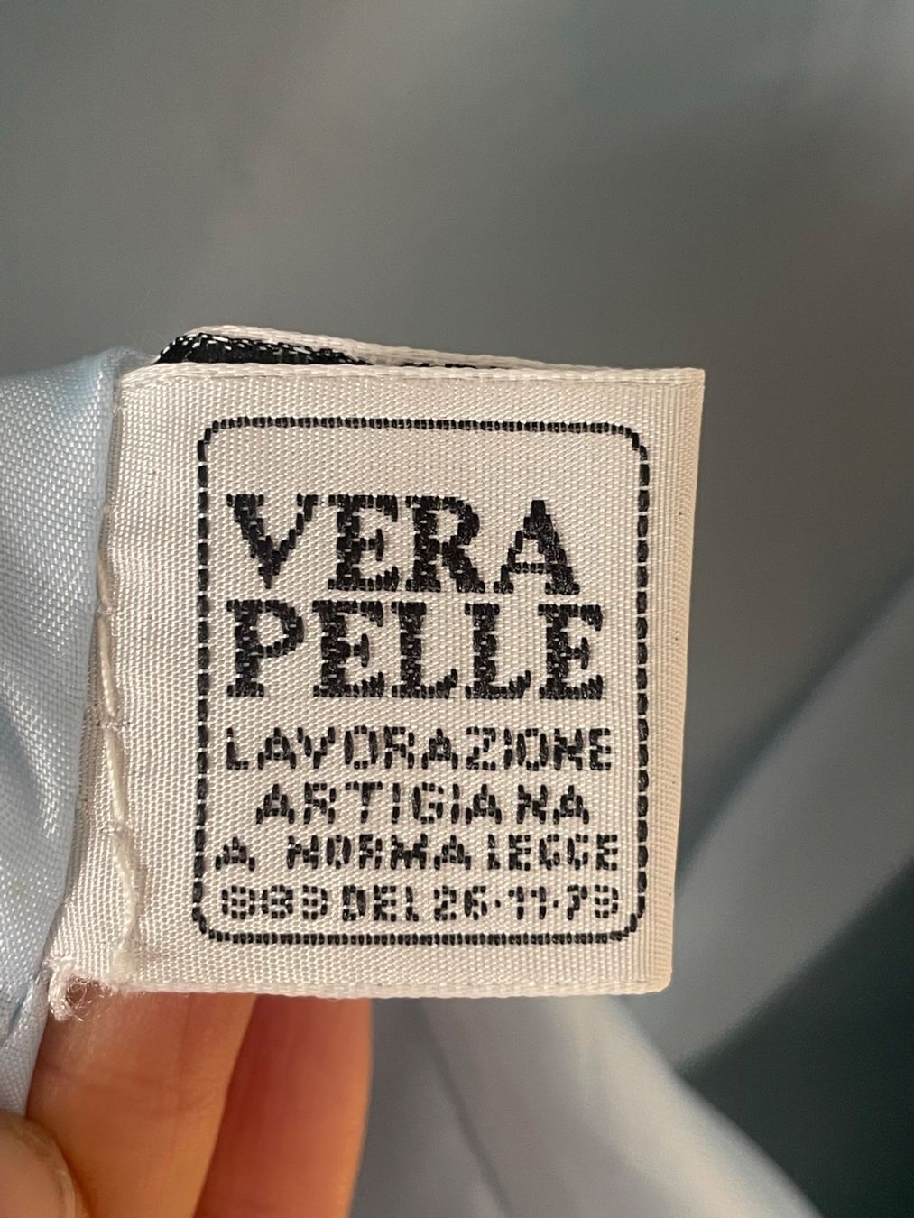 Vera Pelle Giacche: Ice Blue leather jacket – Usato da Zürich venduto da AlissaSarah 5