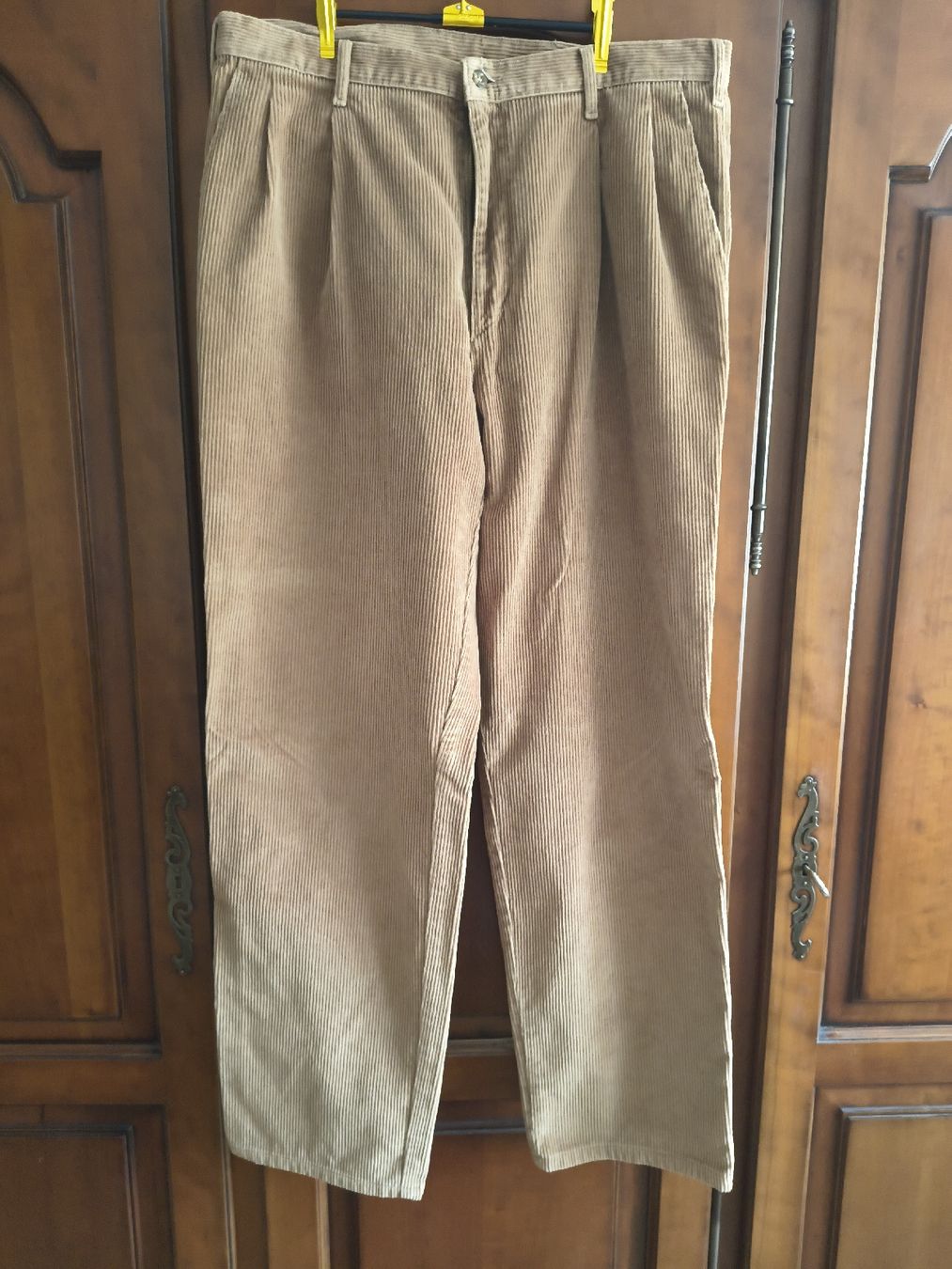 Pantaloni: Herren Cordhose Grösse 52 – Usato da Thun venduto da man_fg9v