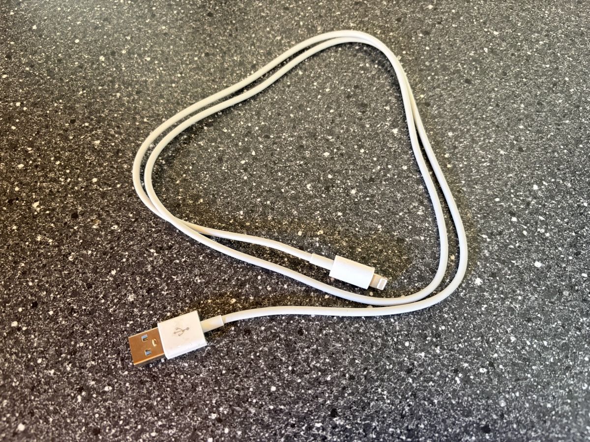 Ladegeräte: Ladekabel Lightning auf USB A – Neu (gemäss Beschreibung) aus Erlenbach ZH von Ritschly