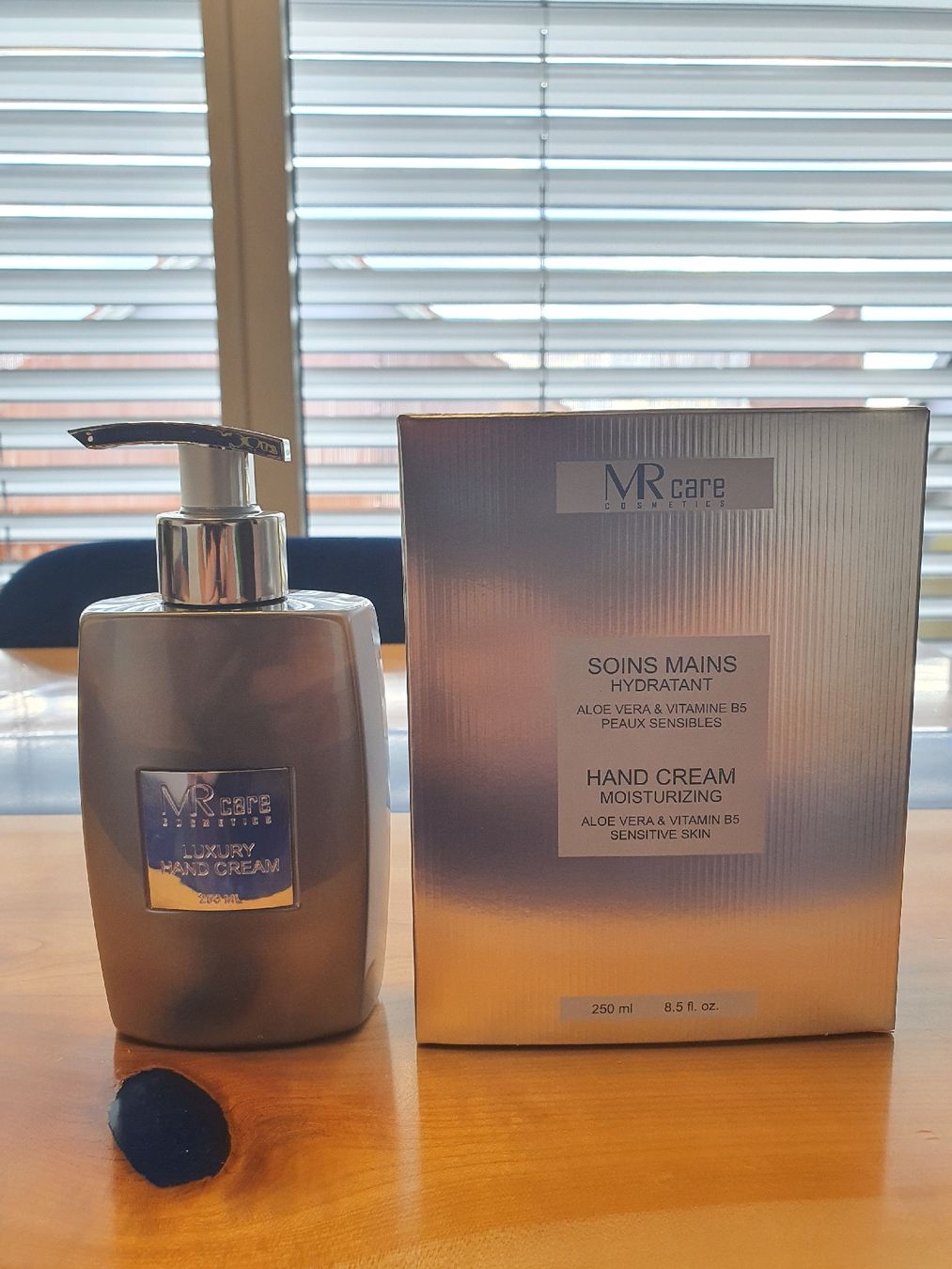Feuchtigkeitspflege: MR Care Hand Creme 250 ml – Neu und originalverpackt aus Schwarzenburg von D.a.v.i.dM.