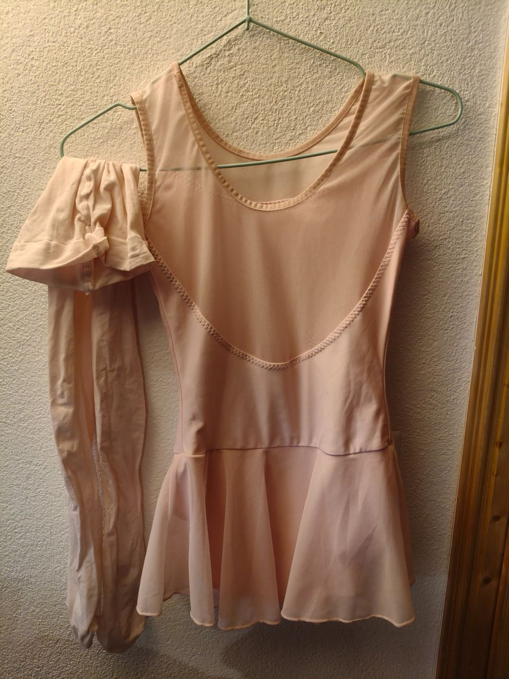 Lotti & Set di vestiti: Ballettkleider Gr. 128-134 – Usato da Sargans venduto da SE3 3