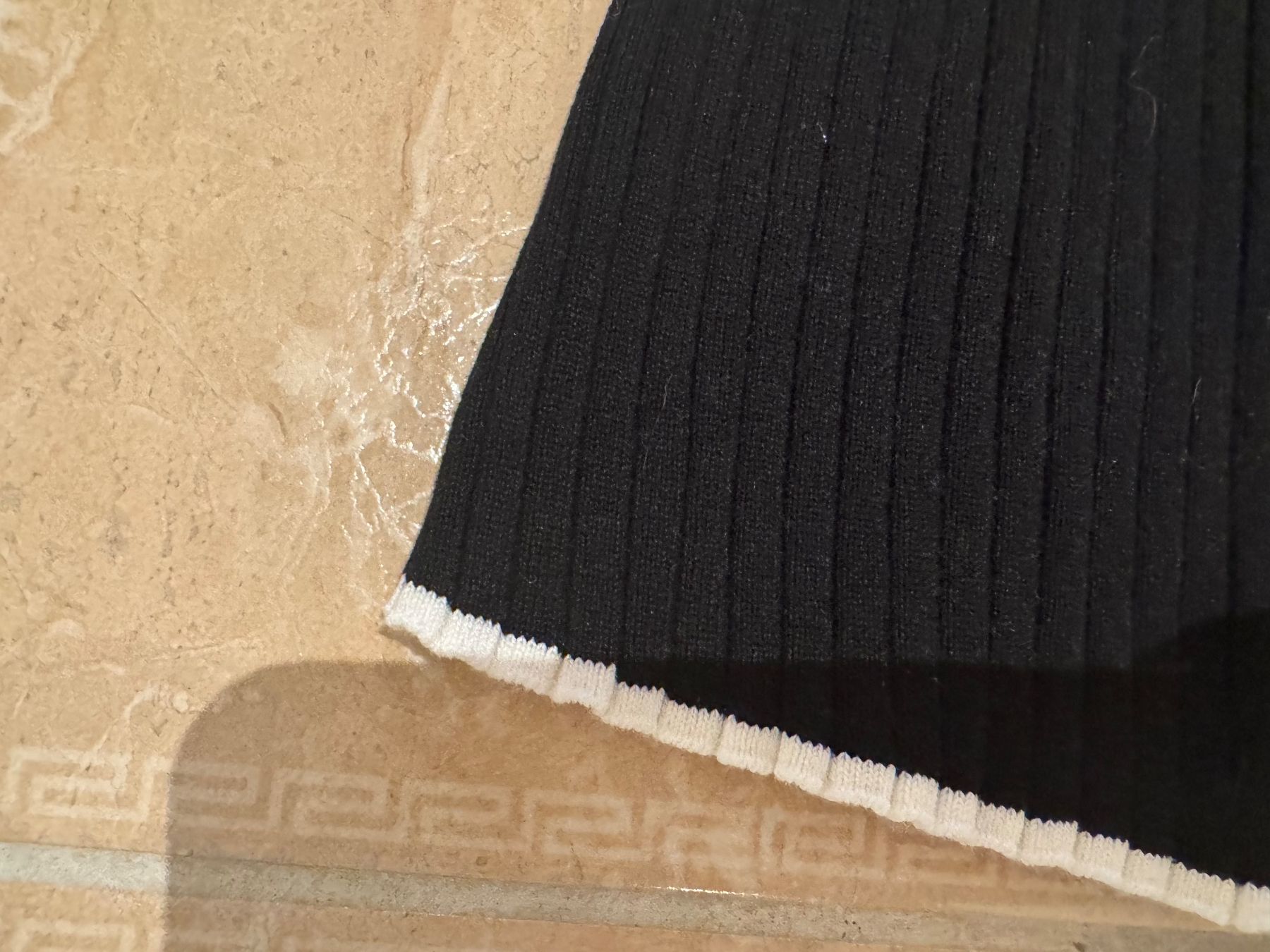 H&M Kleider & Röcke: H&M NWT Strickkleid, 5-6J 110-116 – Gebraucht aus Klingnau von Markus14 1