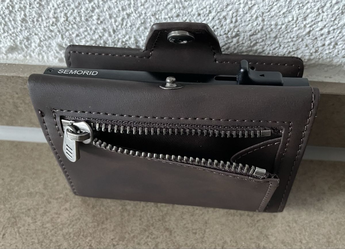 Altro in  Abbigliamento & Accessori: Kartenetui mit RFID Schutz,  neu, braun – Nuovo e nell'imballaggio originale da Bronschhofen venduto da Sommernacht03 2
