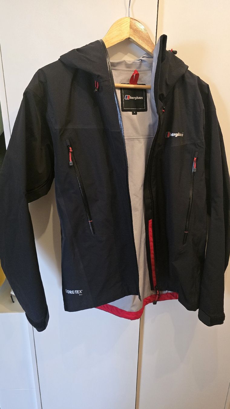 Berghaus Jacken: Berghaus Jacke Grösse S/M Gore Tex Pro – Neu (gemäss Beschreibung) aus Uznach von JuniorMichi