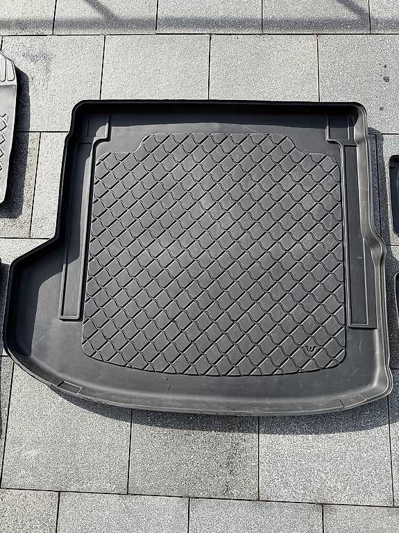 Kia Tappeti & Tappetini: Gummimatten-Set Kia Proceed GT – Usato da Luzern venduto da vawy_96 1