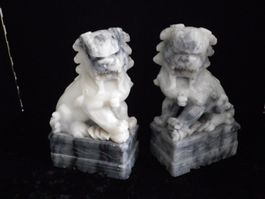 Zwei Fu Hunde aus Marmor