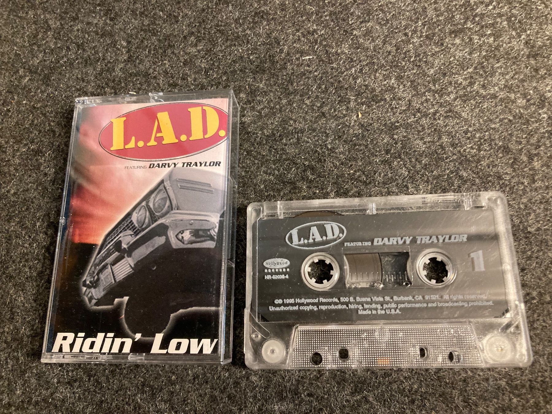 Musicassette: L.A.D. Featuring Darvy Traylor - Ridin' Low (MC) – Usato da Fribourg venduto da Karushi 3