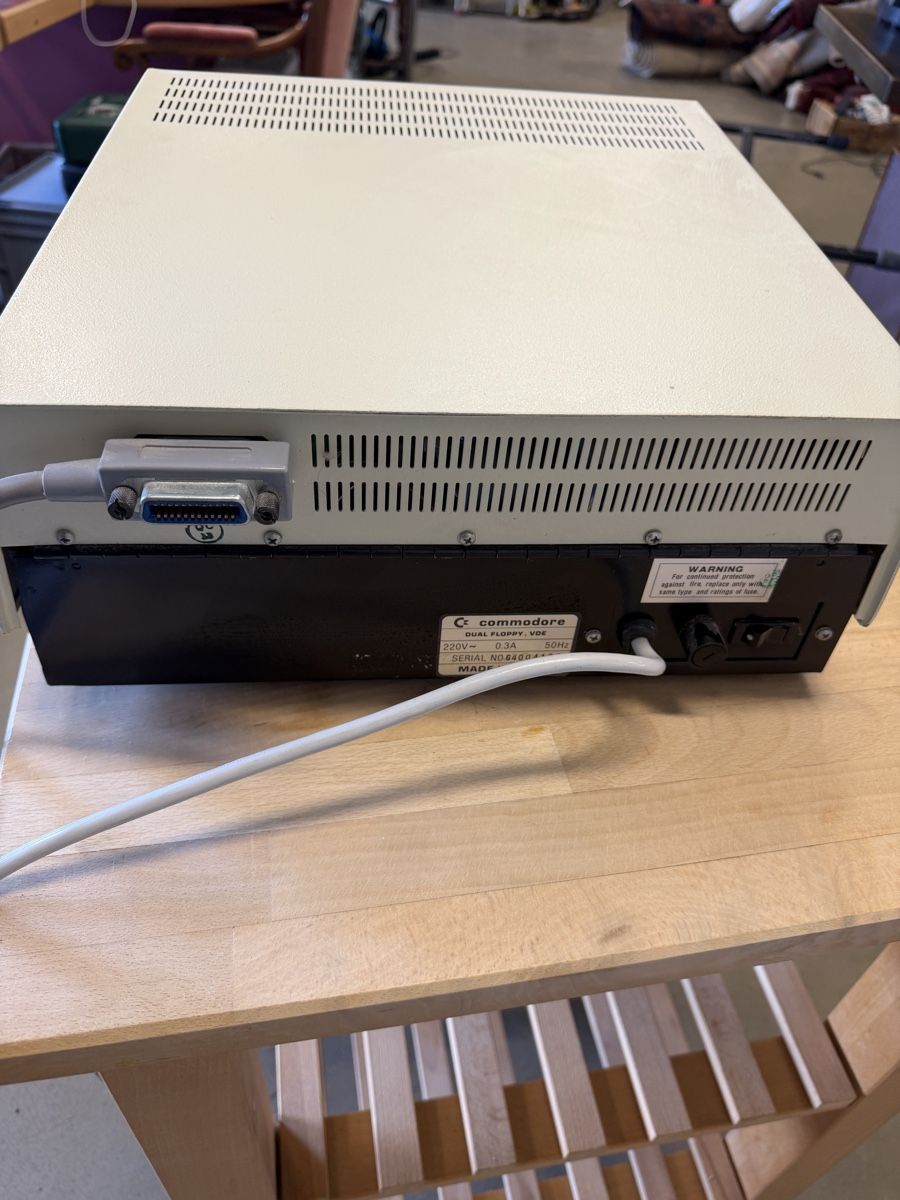 PCs: Commodore CBM 4040 Dual Drive Floppy Disk – Gebraucht aus Strengelbach von RaenAntikDesign 2