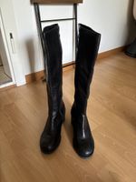 Bottes en cuir noir Caprice