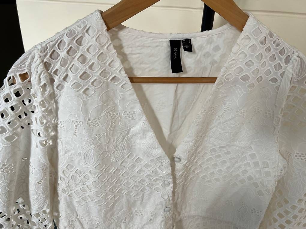 Robes: Sommerkleid YAS – D'occasion à Luzern par HeleneXX 1