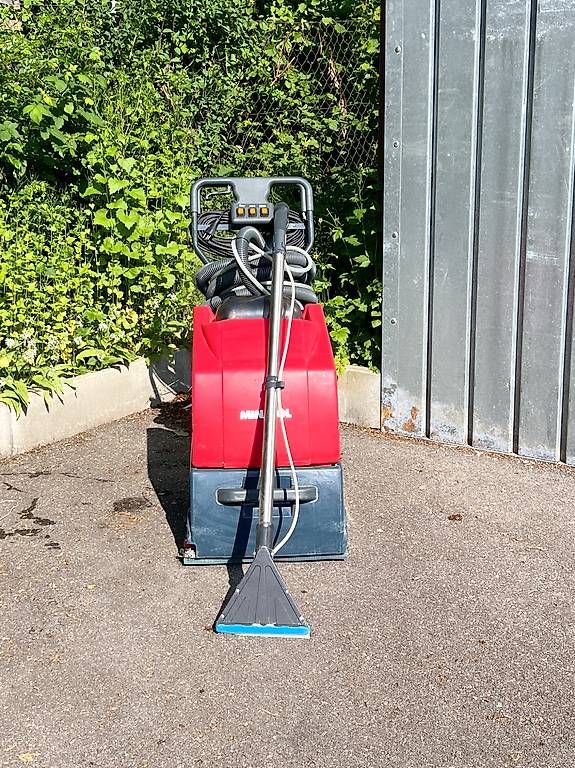 Toutes les machines: Minatol BSM 335 E ( wetrok taski cleanfix ) – D'occasion à Birr par Numer-01 1