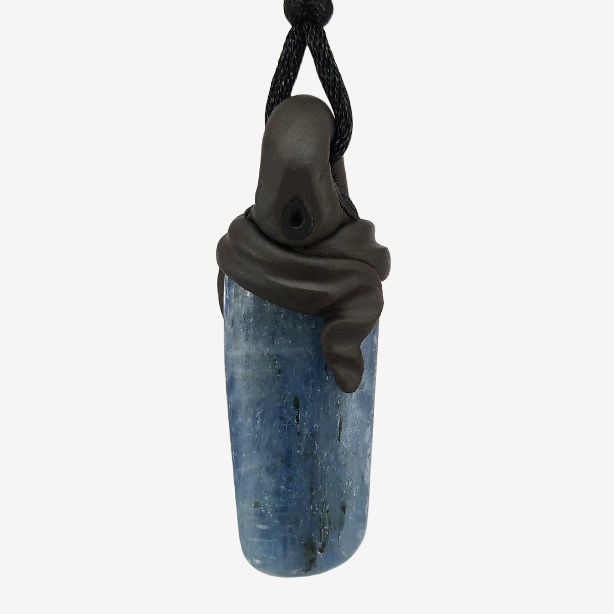 Minerali & Pietre curative: Kyanit-Disthen Steinanhänger mit eingefasstem Lapislazuli – Nuovo e nell'imballaggio originale da Meilen venduto da BYRD-Design 2