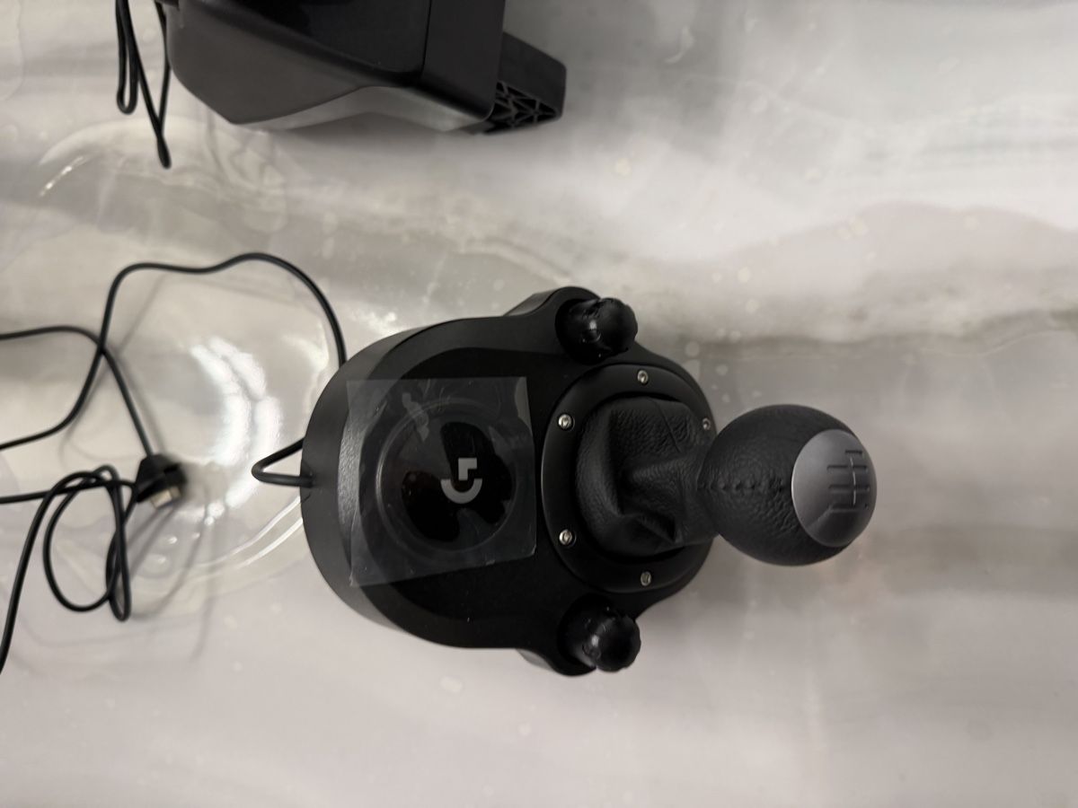 Logitech Manettes: Logitech G29 Driving Force + Pedale + Shifter – D'occasion à Spreitenbach par lir_qj52 2
