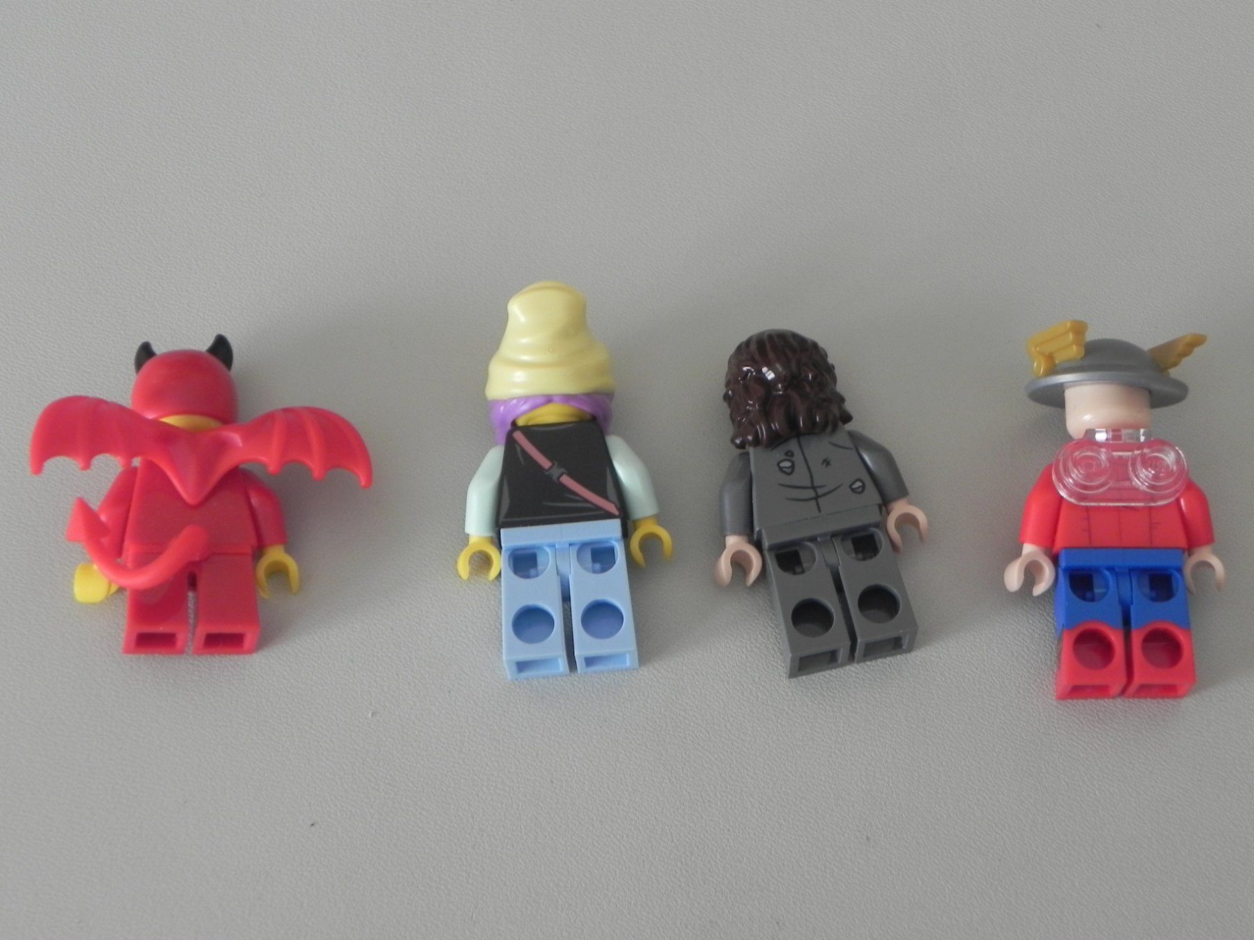Lego Spielzeuge: 4 Lego Minifiguren – Gebraucht aus Minusio von Lory64 3