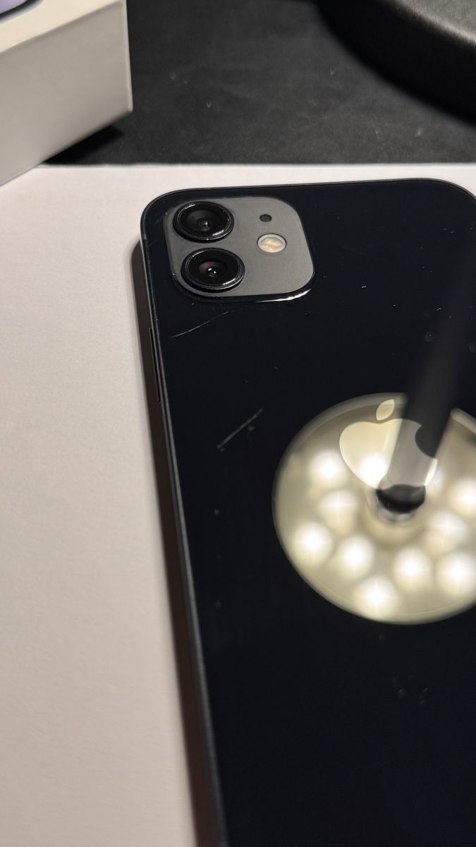 Apple Portables: Iphone 12 – D'occasion à Bern par liv_f5lq 2