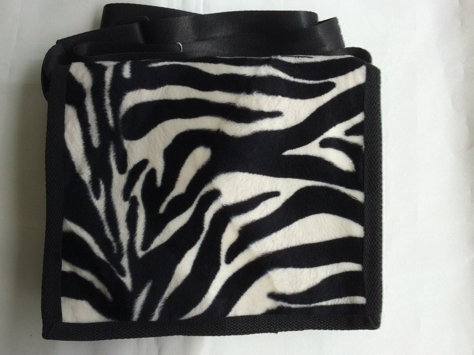 Borse da donna: Blachentasche -Zebrakunstfell CHF. 25.00 – Usato da Spreitenbach venduto da Margot-09