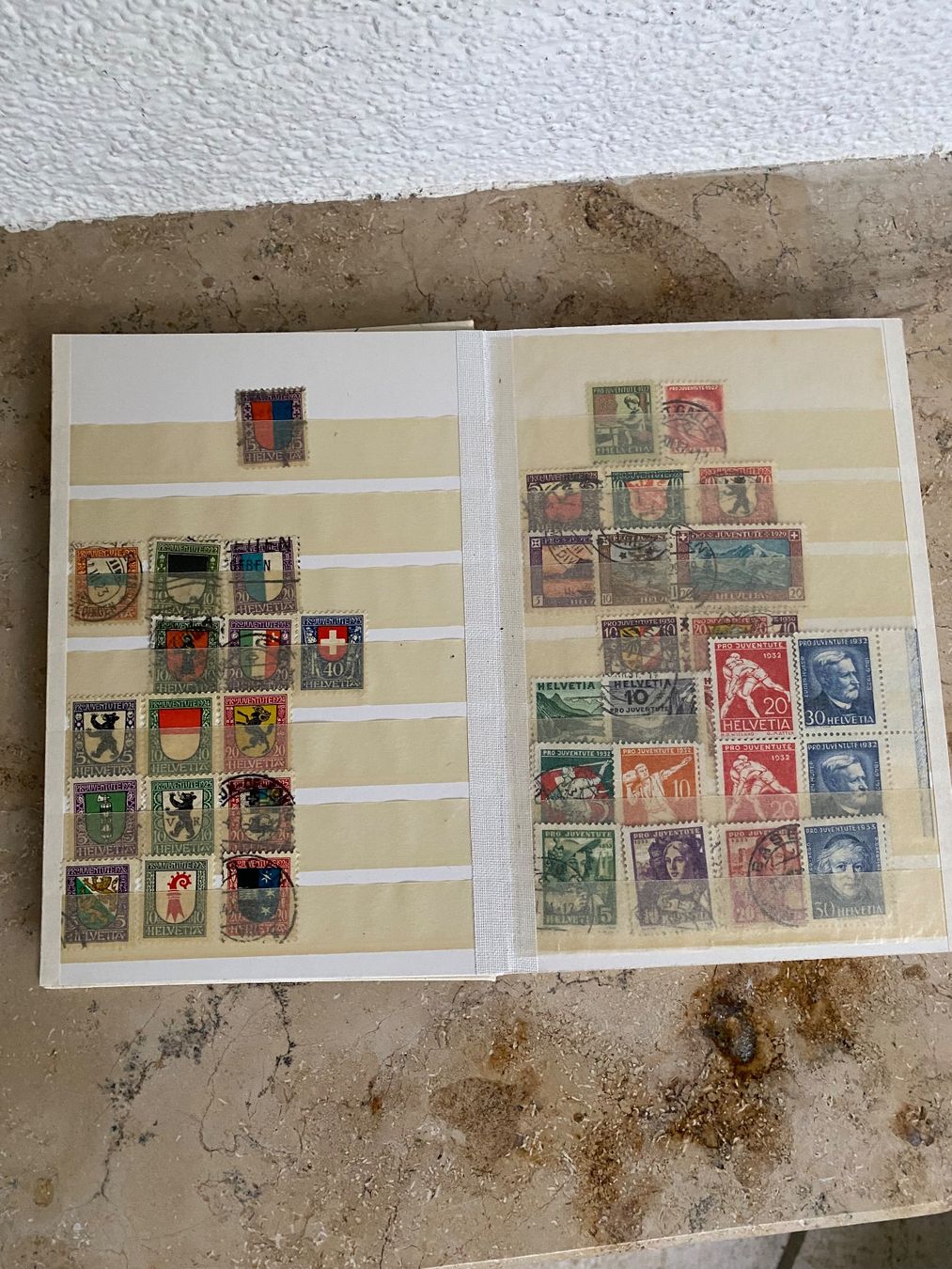 Tous les timbres: Grosse Briefmarkensammlung, Schweizer&internationanle Marken – D'occasion à Liestal par nmk9 1